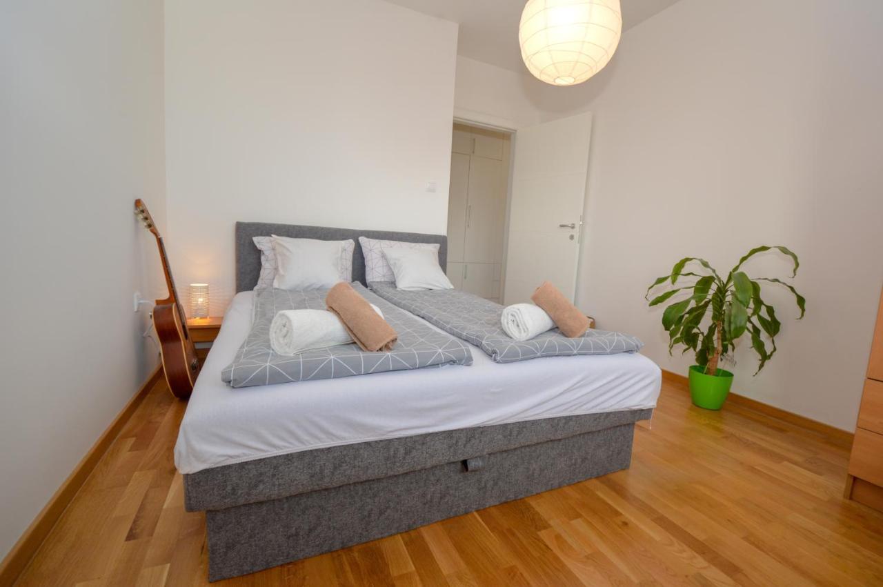 Shine24 - Spacious And Bright Apartment - New Новий Сад Екстер'єр фото