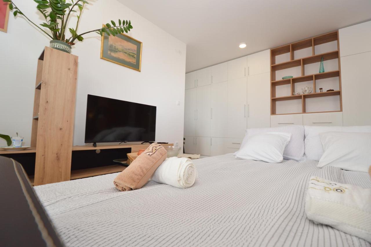 Shine24 - Spacious And Bright Apartment - New Новий Сад Екстер'єр фото